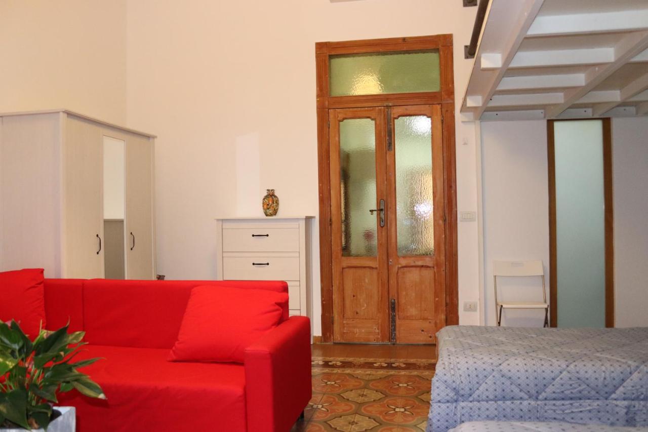 The Singer'S House Apartment Бари Екстериор снимка